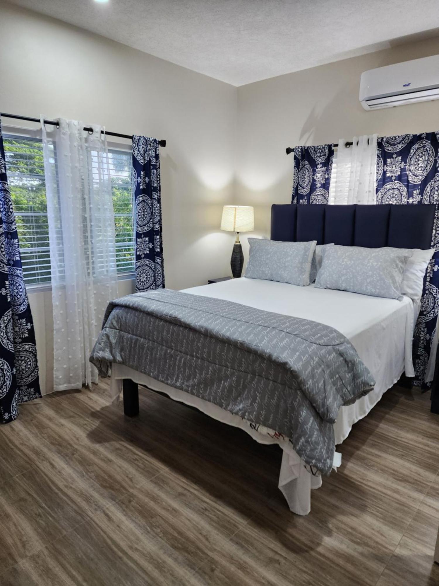 Paradise Nestled Between Montego Bay And Negril Hopewell Exterior photo